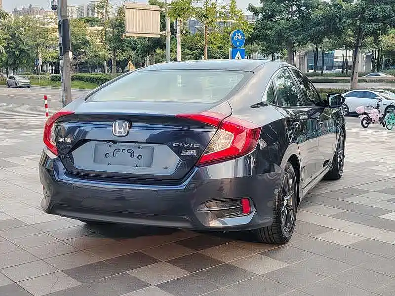 Honda Civic — миниатюра 9