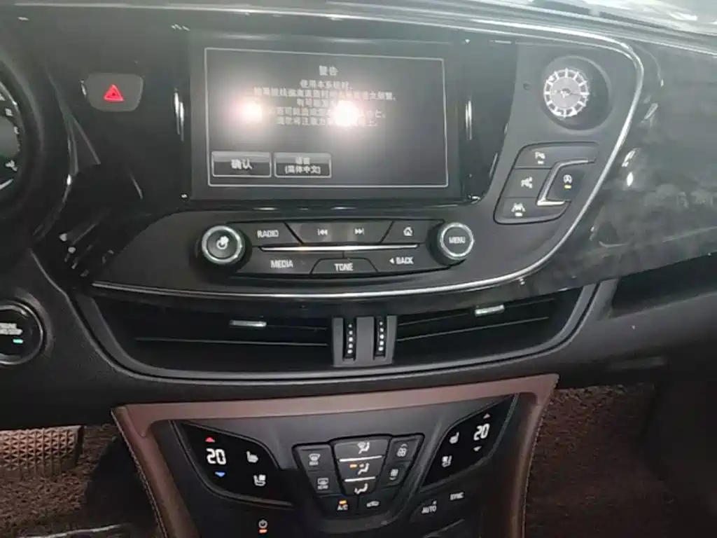 Buick Envision Plus — миниатюра 13