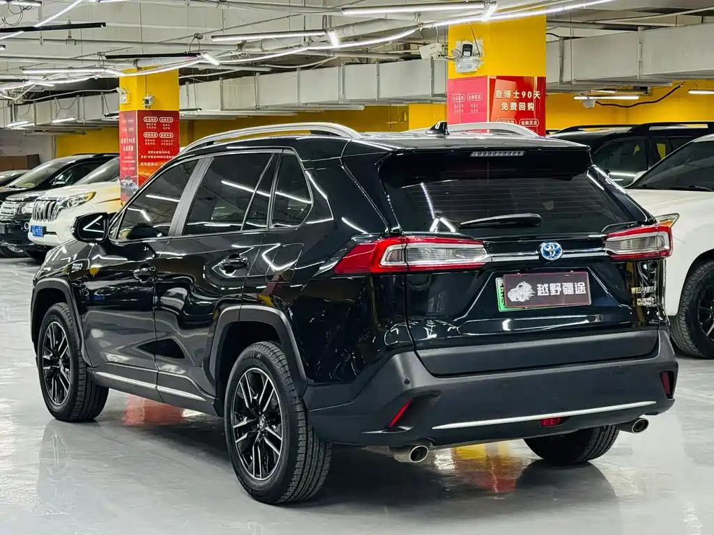 Toyota Wildlander New Energy — миниатюра 6