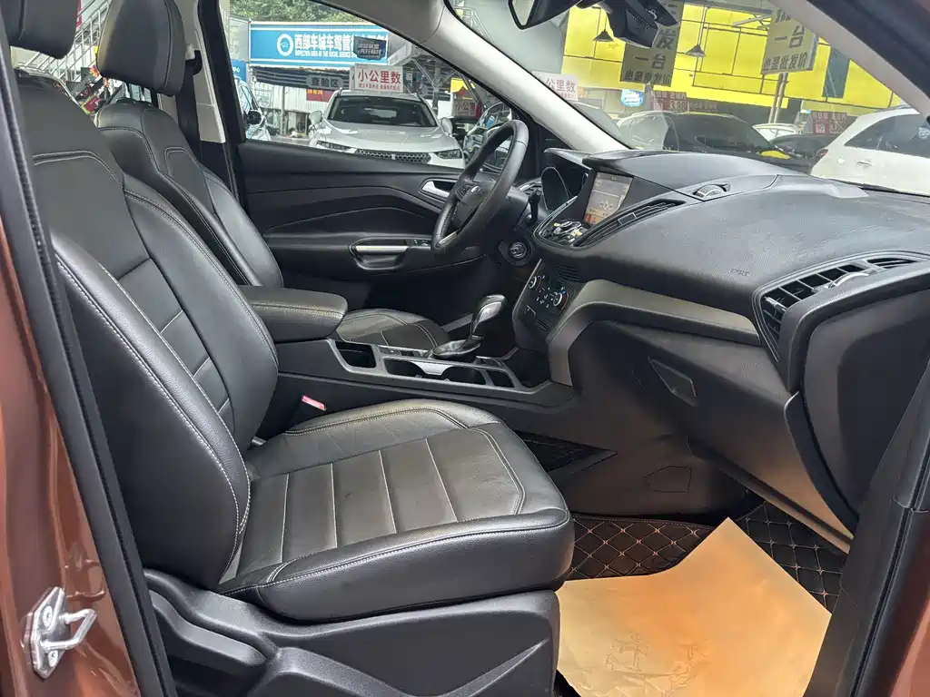 Ford Kuga — миниатюра 5