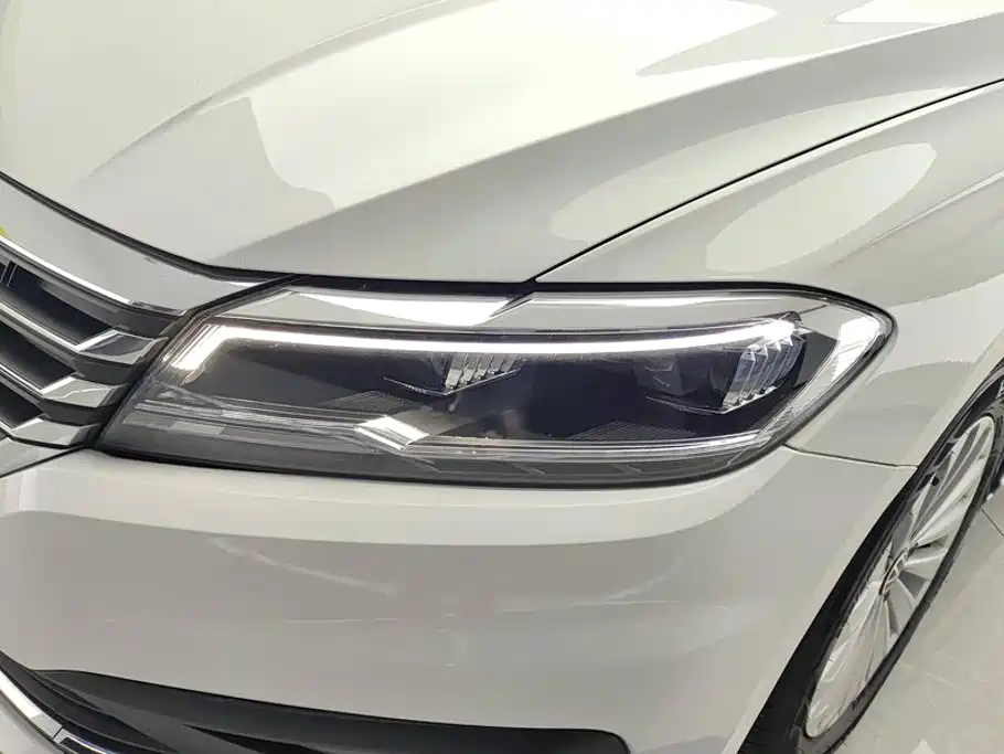 Volkswagen Lavida — миниатюра 5
