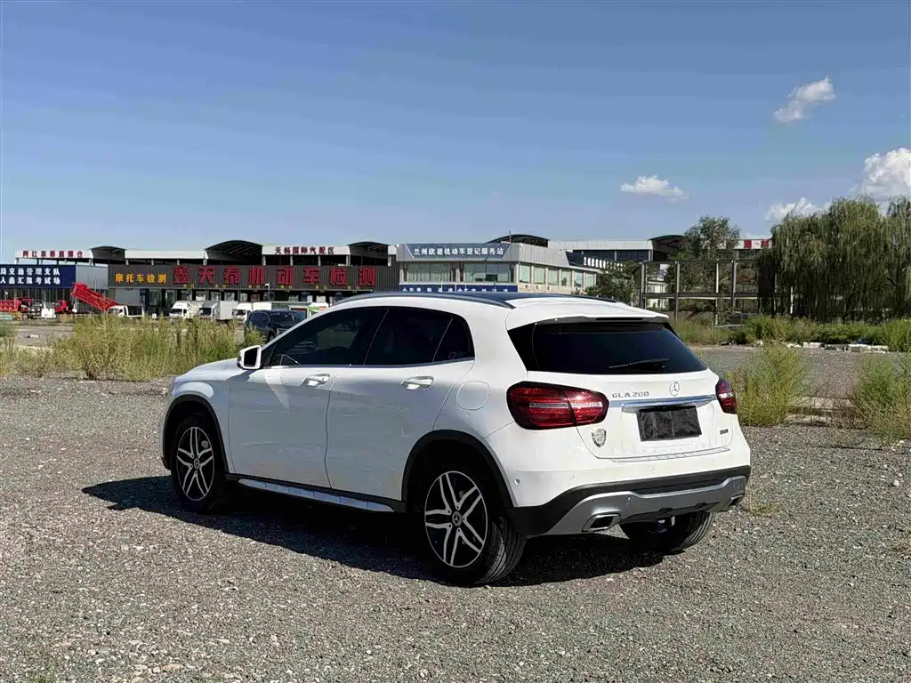 Mercedes-Benz GLA — миниатюра 6