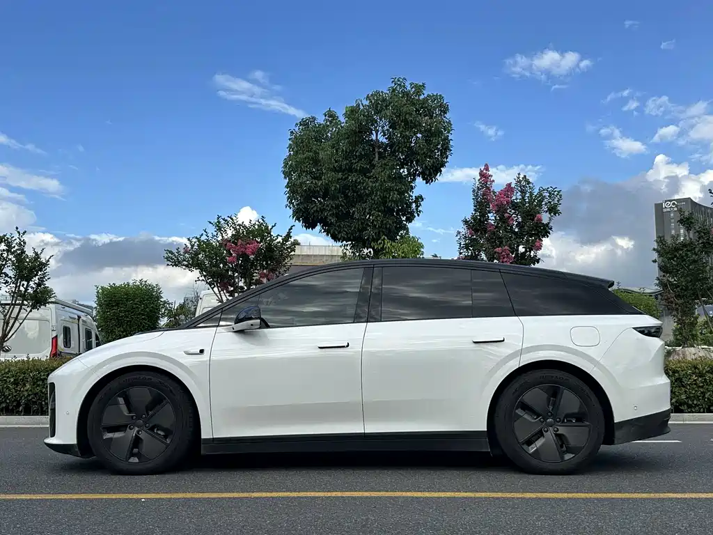Li Auto Идеальный i6 — миниатюра 7