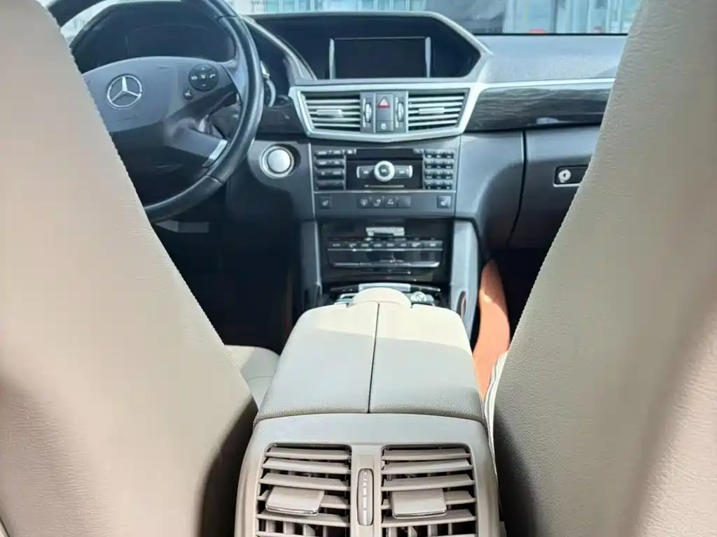 Mercedes-Benz E-Class (Import) — миниатюра 10