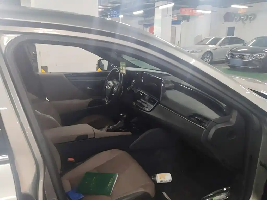 Lexus ES — миниатюра 18