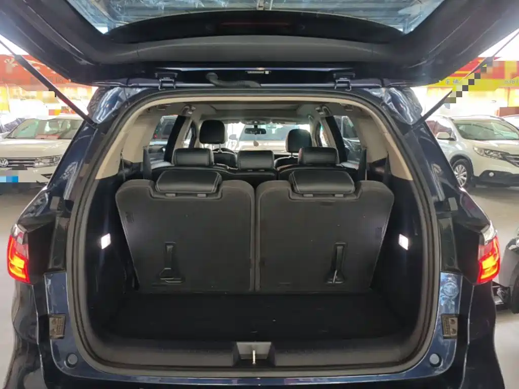 BYD MAX — миниатюра 19