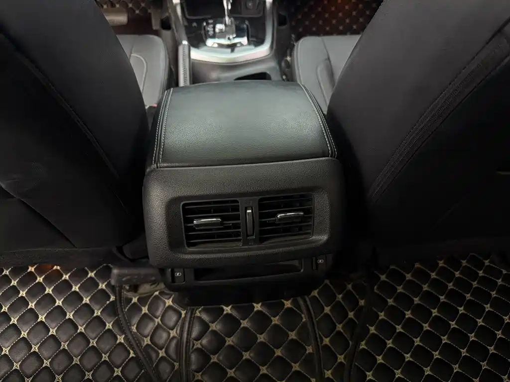 Nissan Terra — миниатюра 8