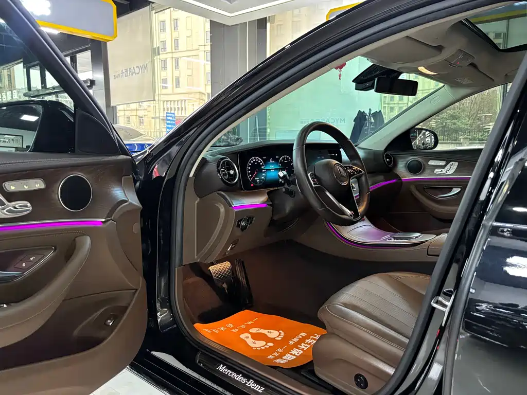 MERCEDES-BENZ E CLASS