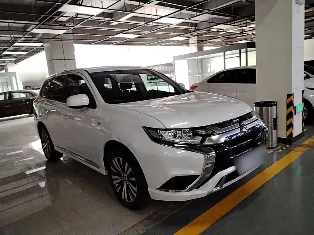 Mitsubishi Outlander — миниатюра 4