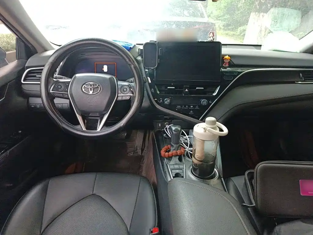Toyota Camry — миниатюра 13