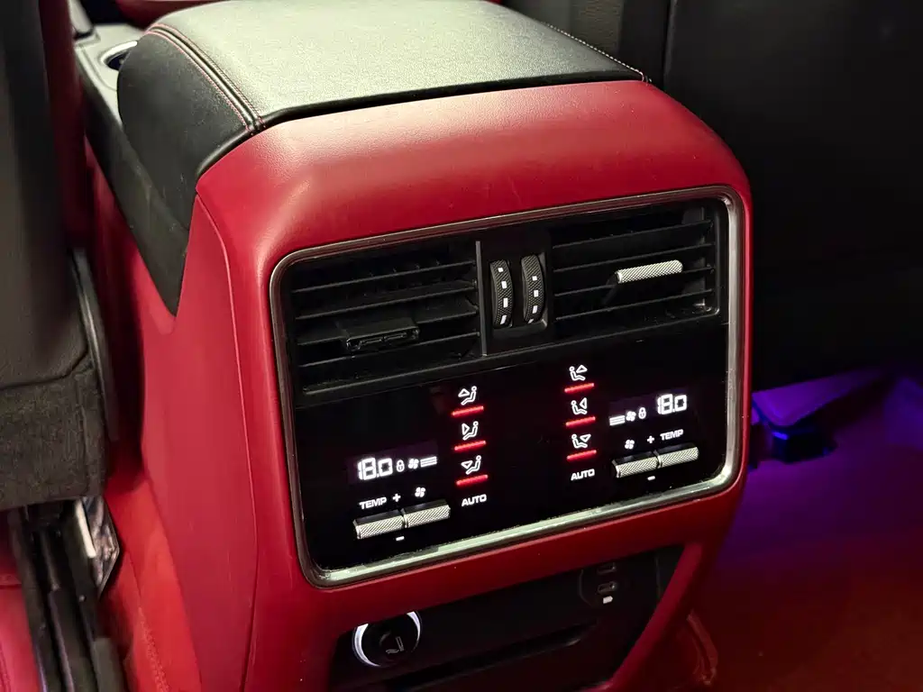 Porsche Cayenne — миниатюра 14