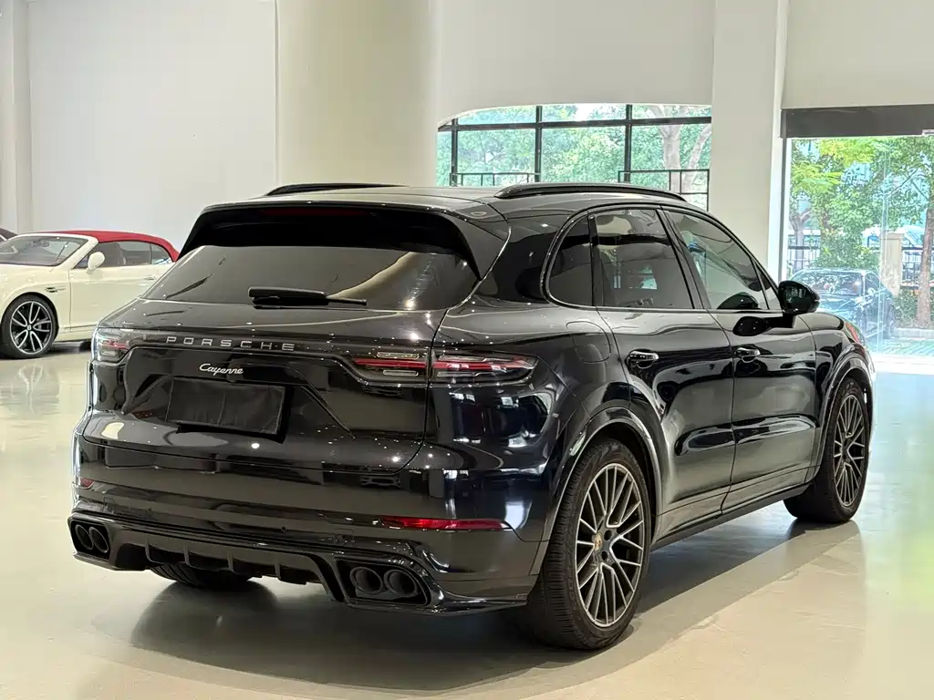Porsche Cayenne — миниатюра 18