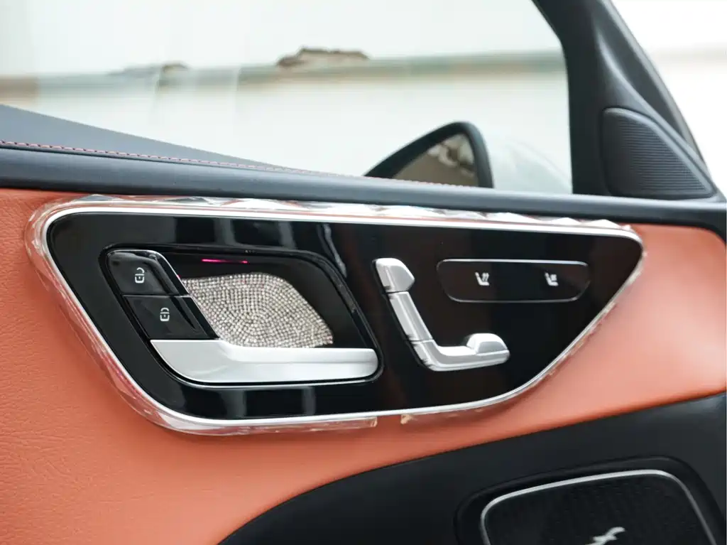 Mercedes-Benz C-Class — миниатюра 11