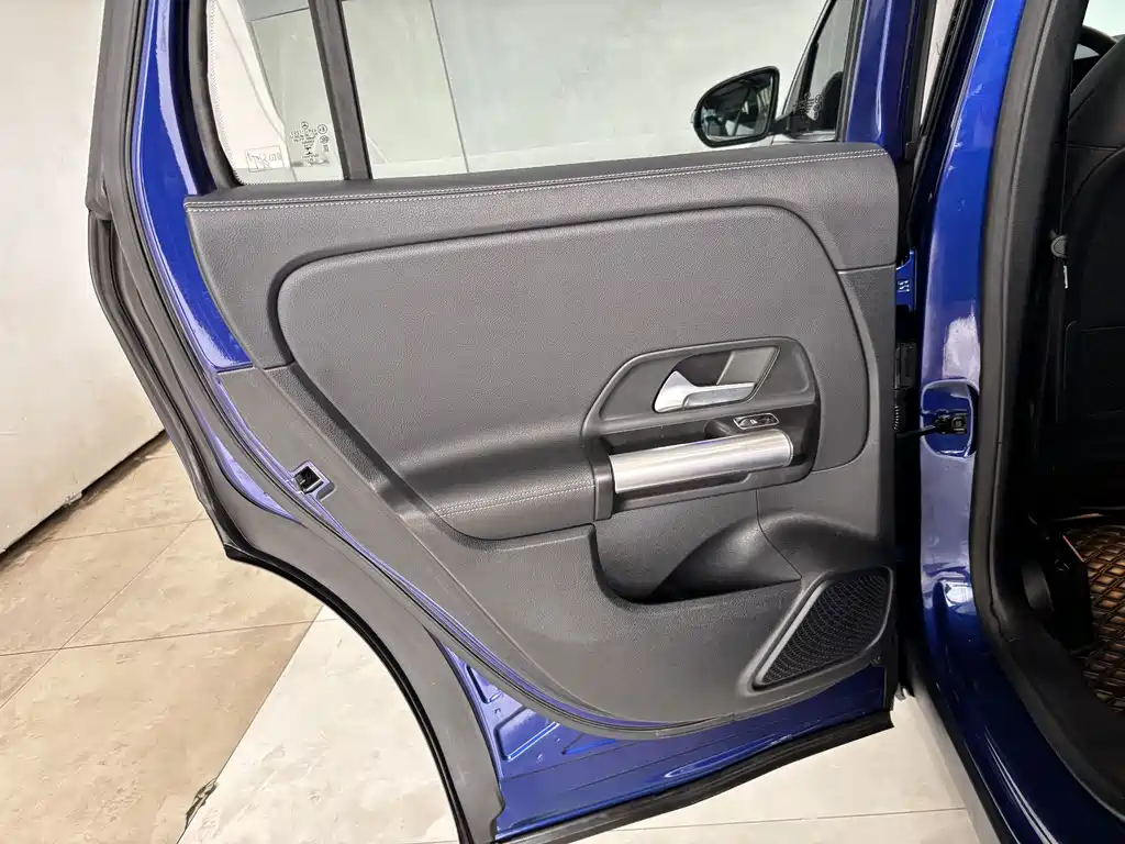 Mercedes-Benz GLA — миниатюра 22