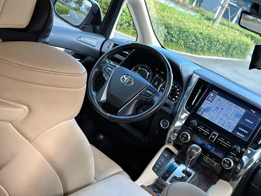 Toyota Alphard — миниатюра 14