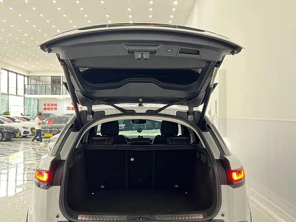 Land Rover Velar — миниатюра 12