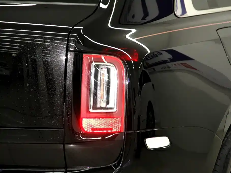 Rolls-Royce Cullinan — миниатюра 33
