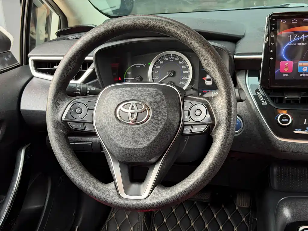 Toyota Corolla — миниатюра 11