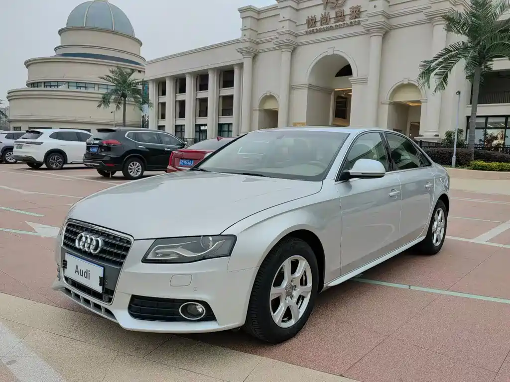 Audi A4L 2011