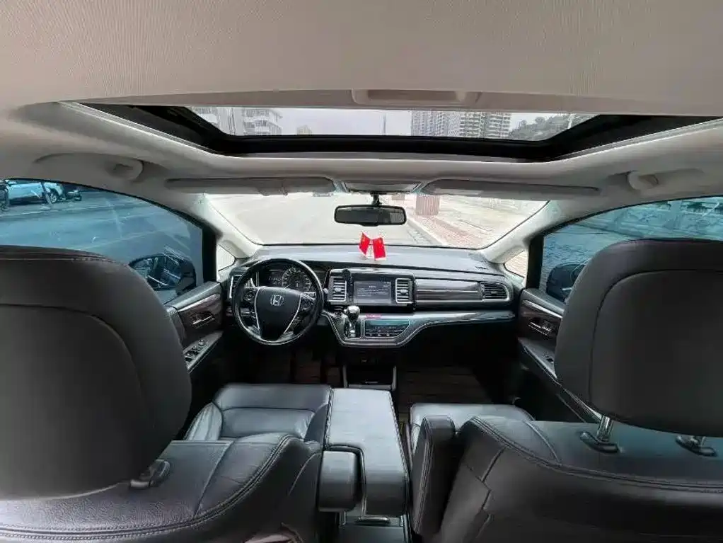 Honda Elysion — миниатюра 6
