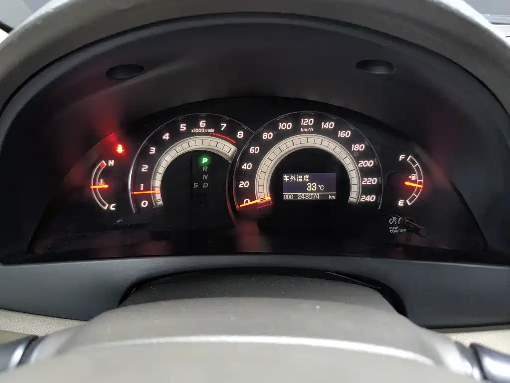 Toyota Camry — миниатюра 6