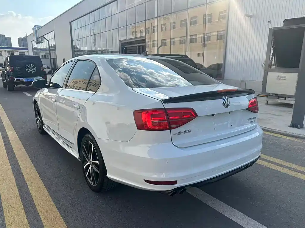 Volkswagen Sagitar — миниатюра 4