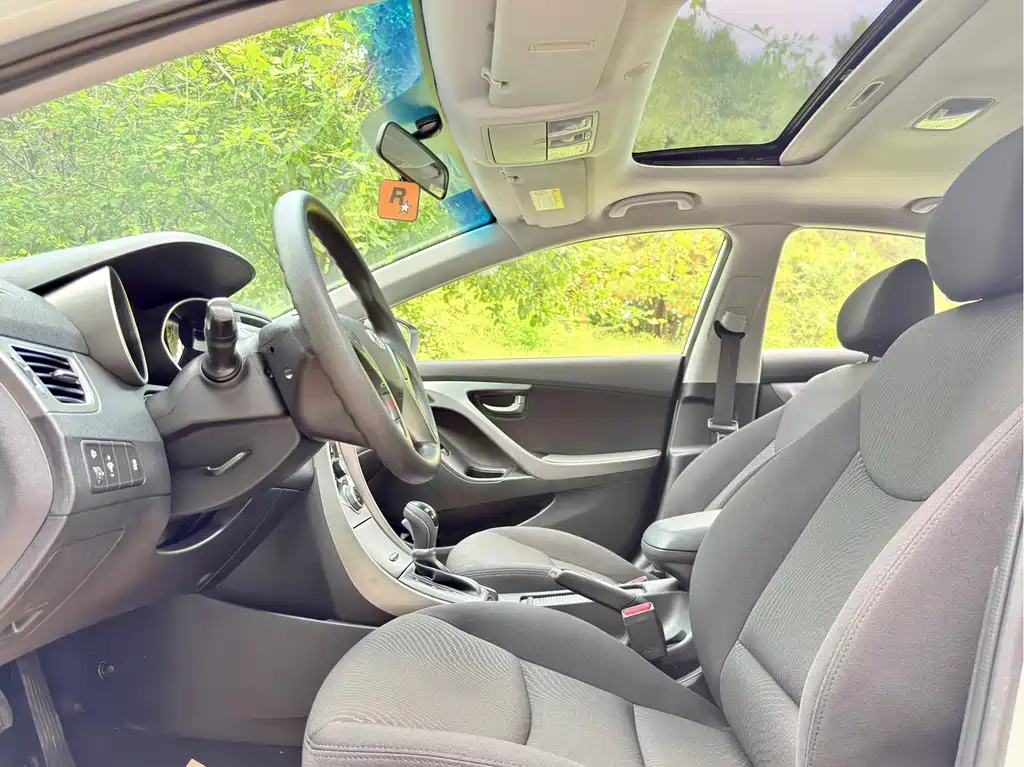 Hyundai Elantra Langdong — миниатюра 4
