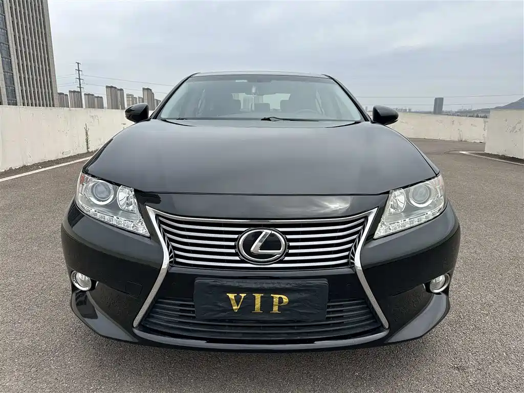 Купить Lexus ES