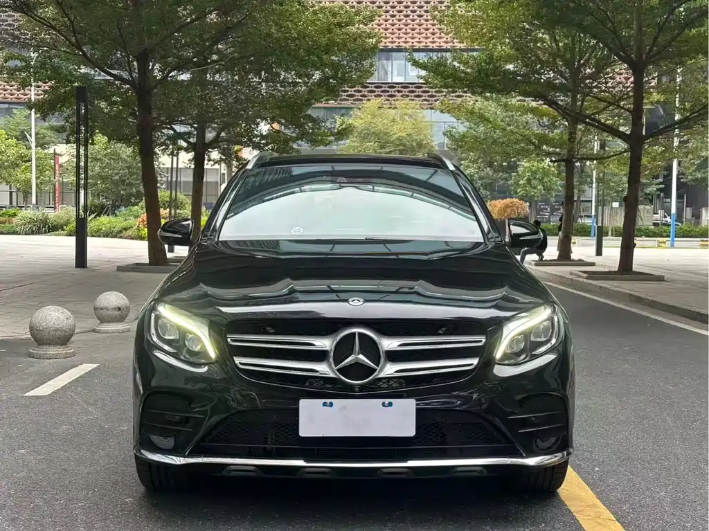 MERCEDES-BENZ GLC