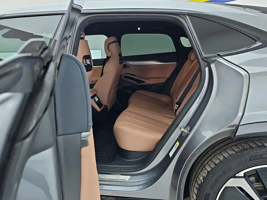 BYD L EV — миниатюра 11