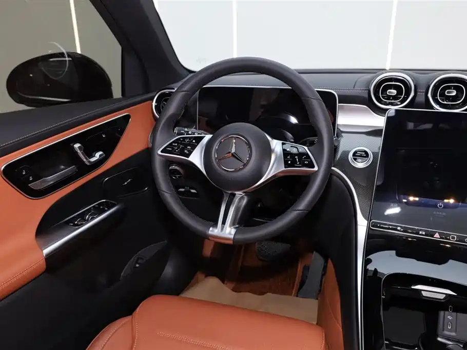 Mercedes-Benz GLC 2025 GLC 260 L 4MATIC