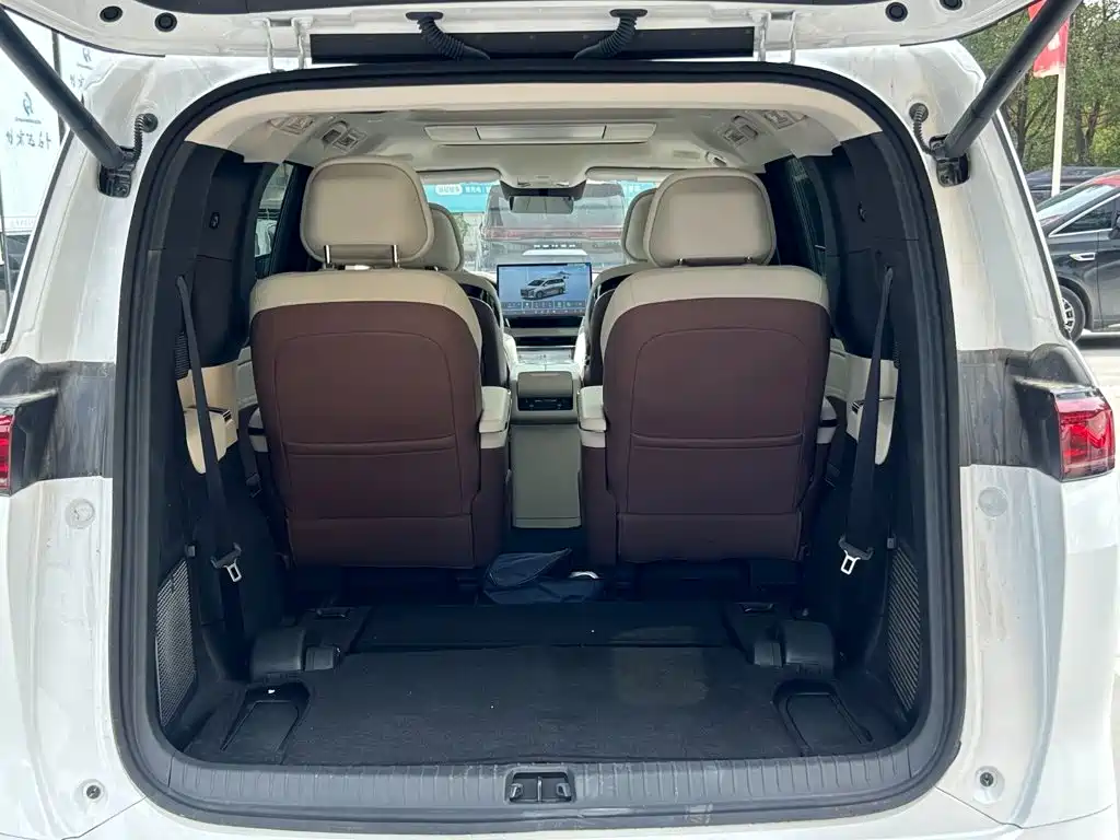 BYD Xia — миниатюра 18