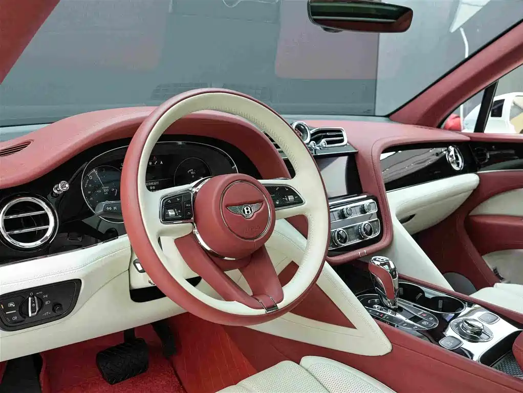 Bentley Bentayga PHEV — миниатюра 8