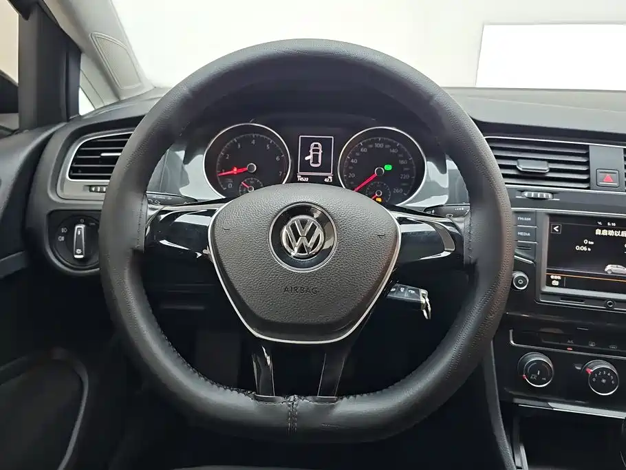 Volkswagen Golf — миниатюра 15