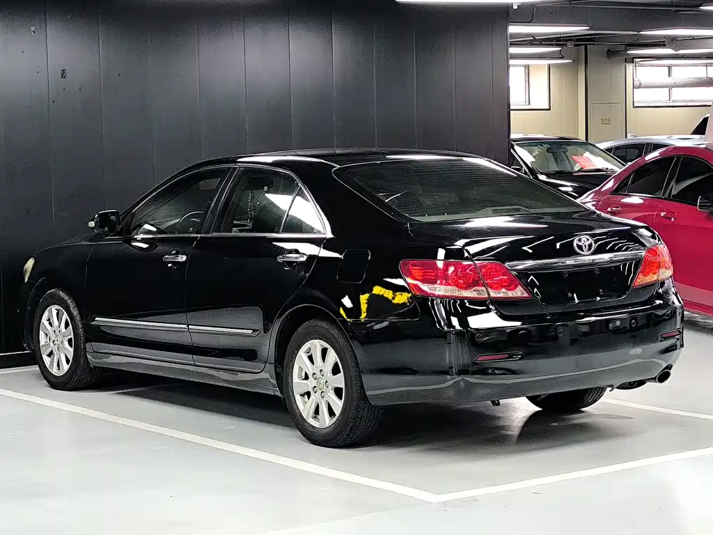 Toyota Camry — миниатюра 17