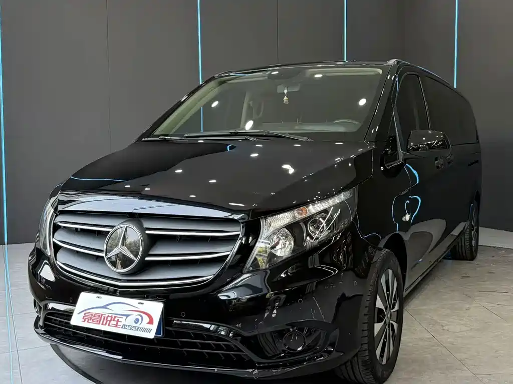 Mercedes-Benz Vito 2023 — фото 1