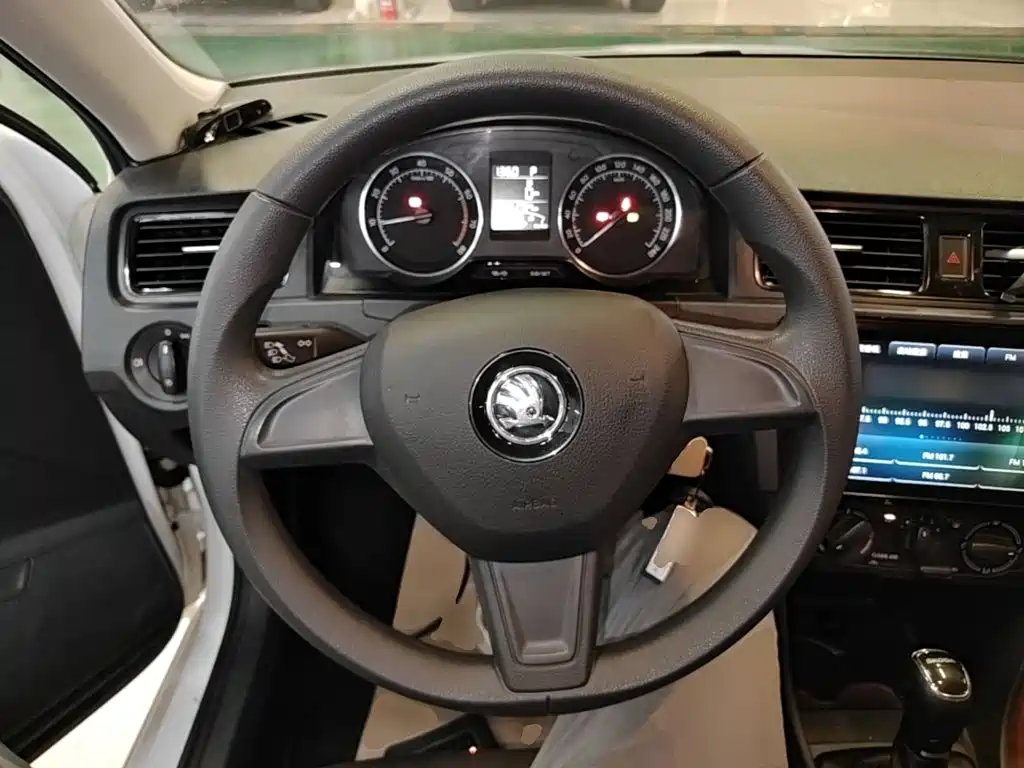 Skoda Rapid Spaceback — миниатюра 11