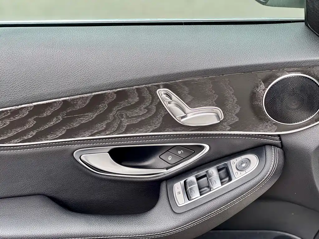 Mercedes-Benz C-Class (Import) — миниатюра 22