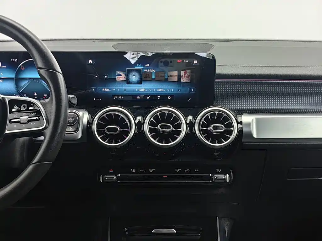 Mercedes-Benz GLB — миниатюра 12