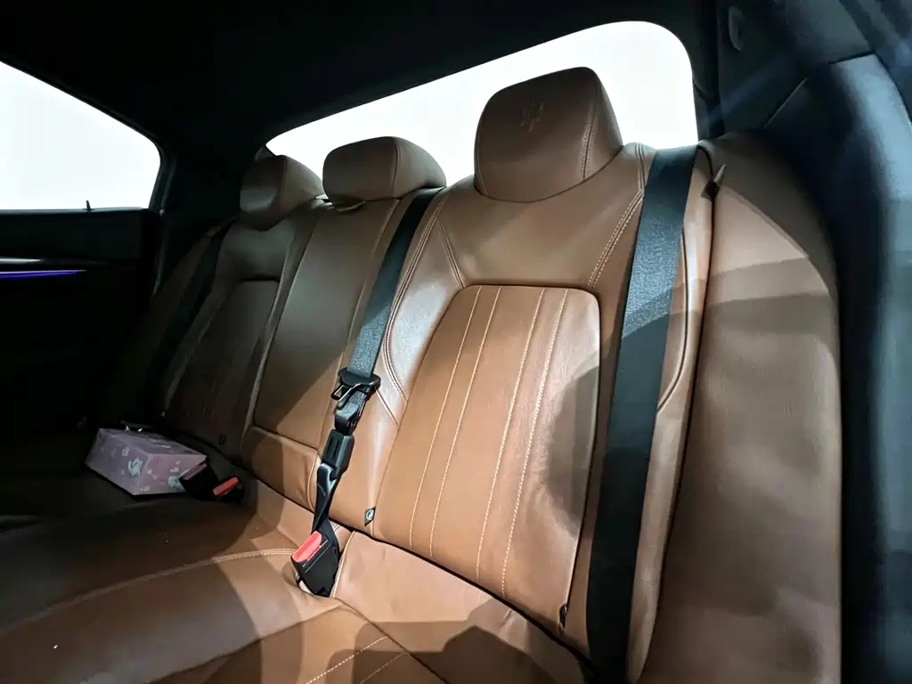 Maserati Ghibli — миниатюра 6