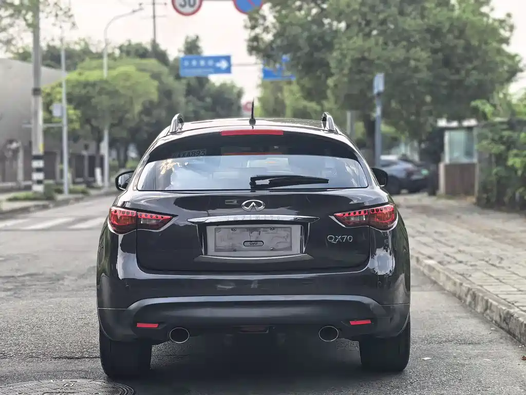 Infiniti QX70 2015 3.7L