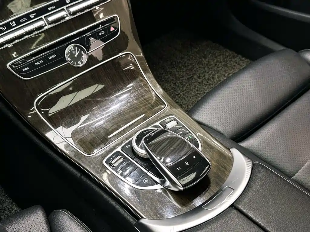 Mercedes-Benz C-Class — миниатюра 16