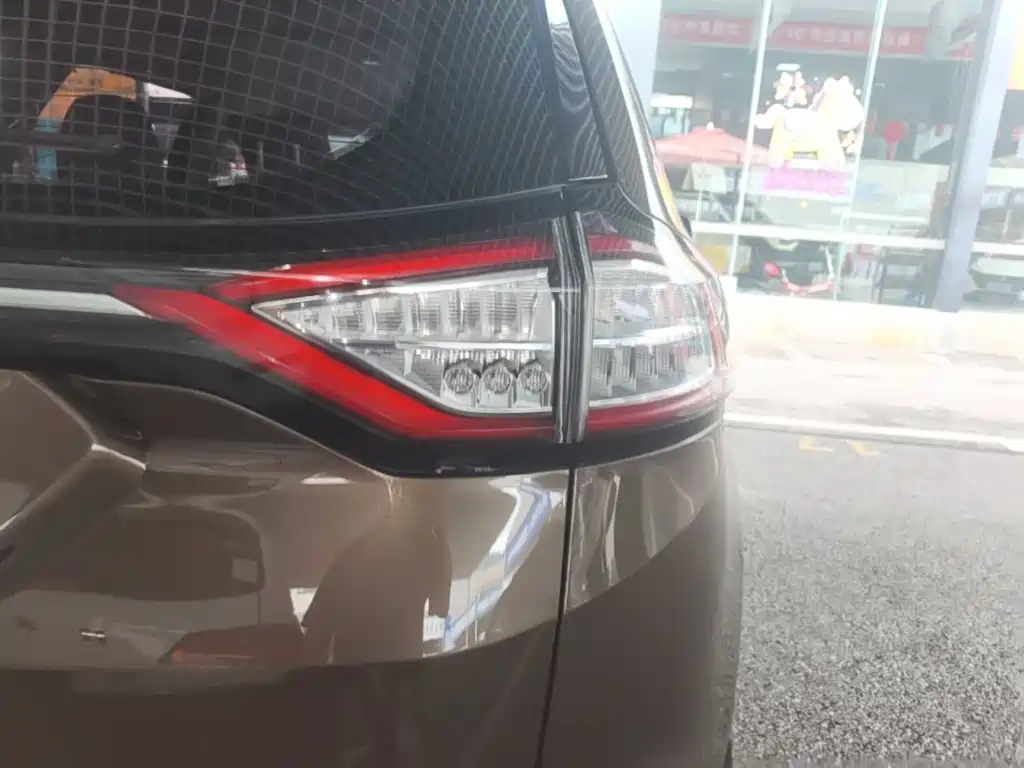 Ford Edge — миниатюра 8
