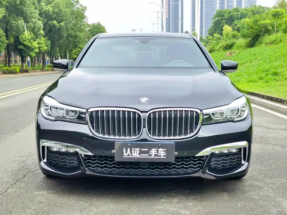 BMW 7 Series — миниатюра 2