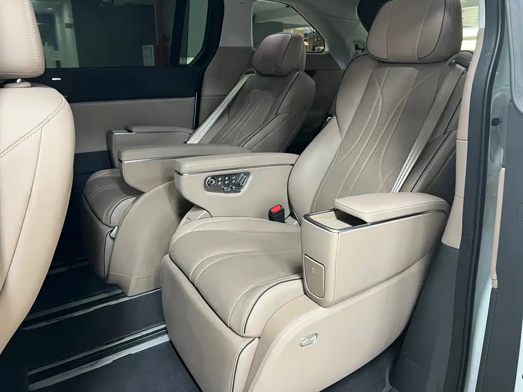 XPeng X9 — миниатюра 3