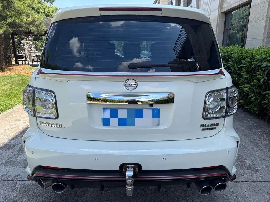 Nissan Patrol — миниатюра 9