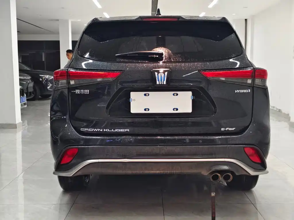 Toyota Crown Kluger — миниатюра 8