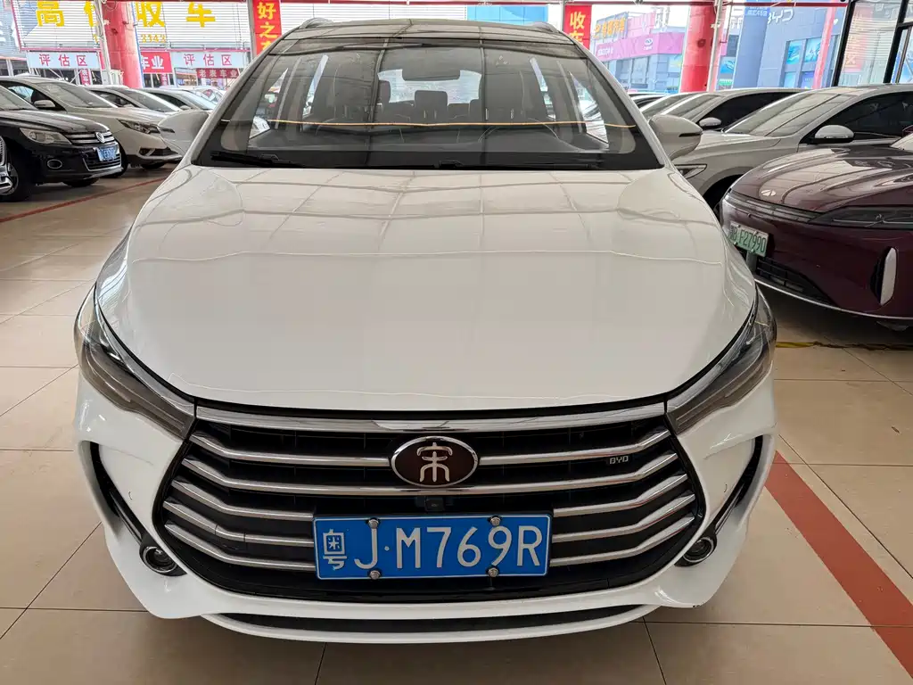 BYD MAX — миниатюра 4