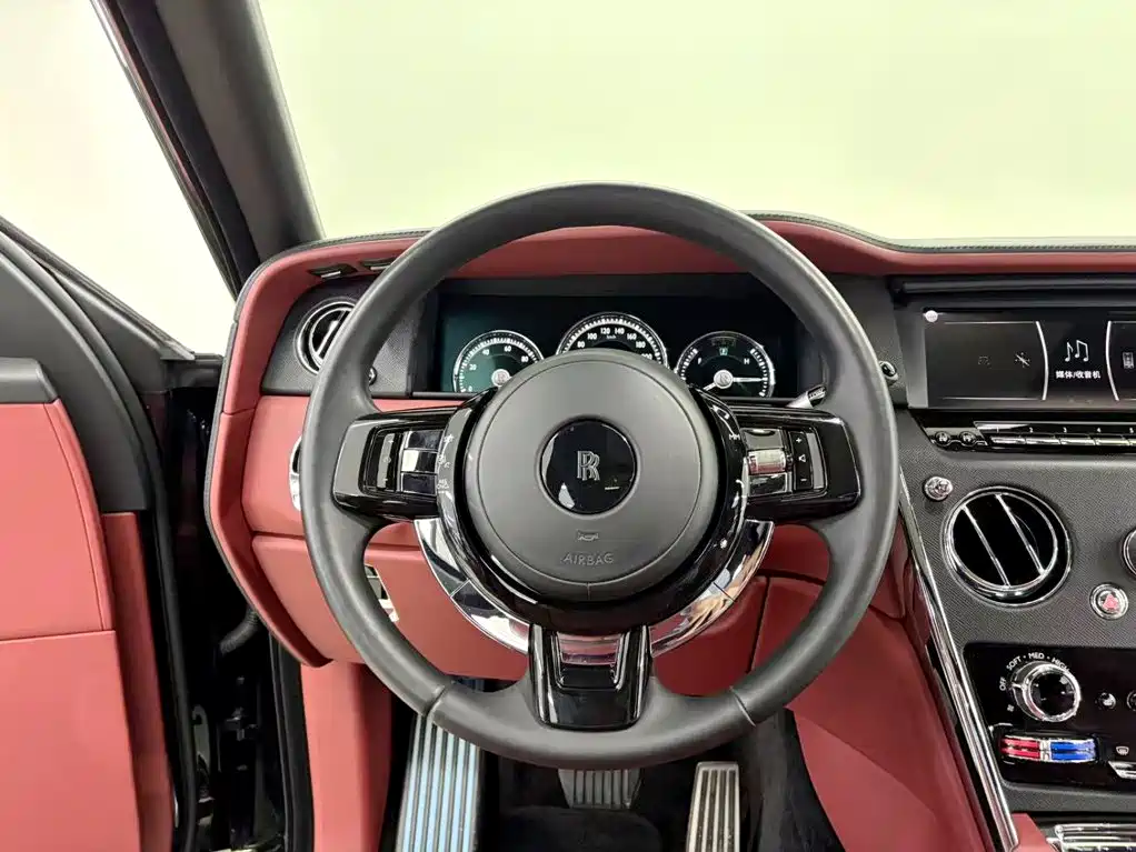 Rolls-Royce Cullinan — миниатюра 15