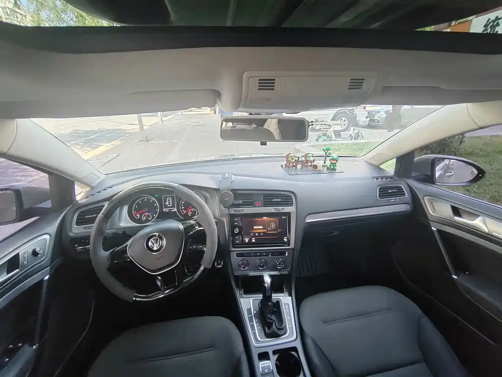 Volkswagen Golf — миниатюра 8